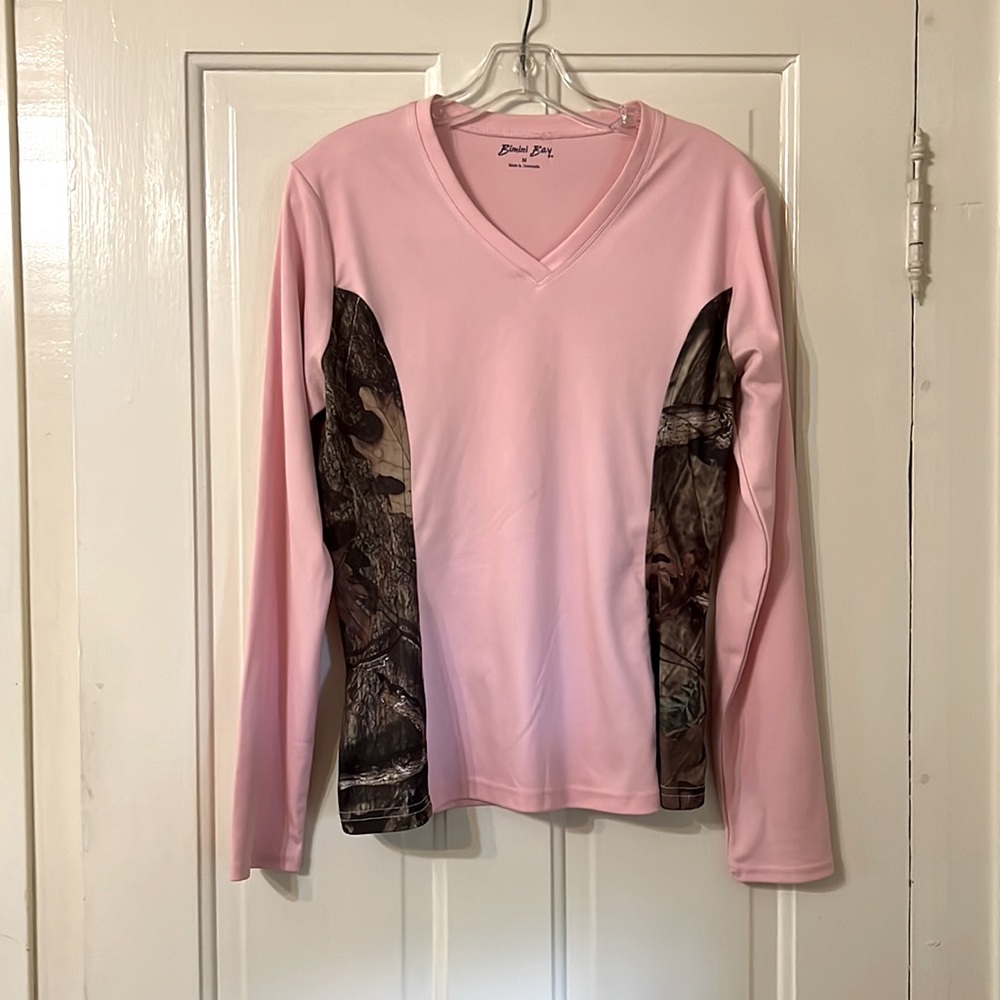 Bimini Bay Outfitters Women's Long Sleeve Camo Insert V-Neck Shirt